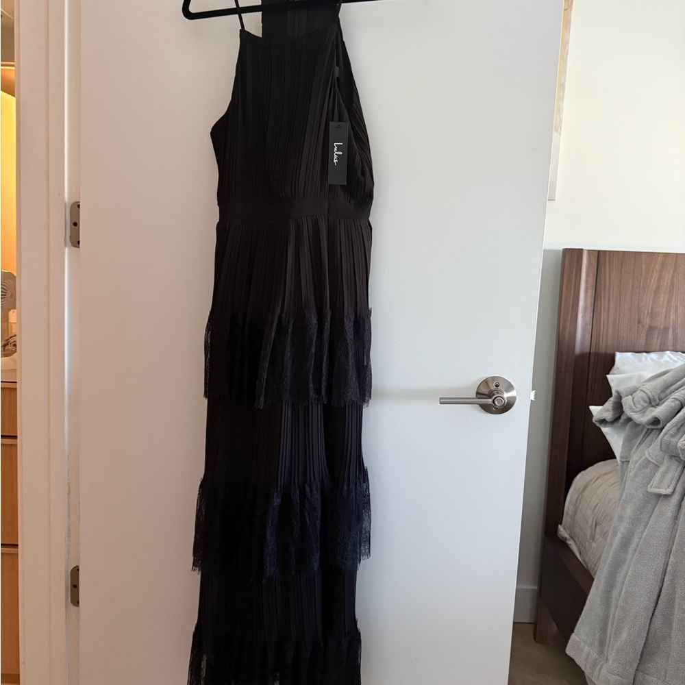 Elegant Black Maxi Dress